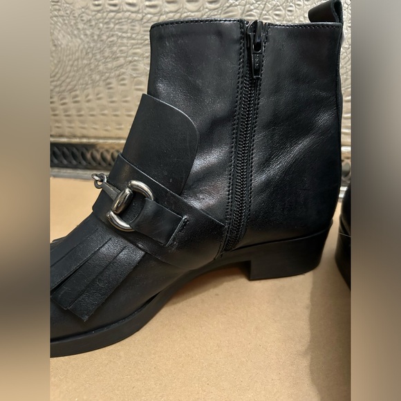 🌟HP🌟 Wonders Black Leather Ankle Boots with Fringe - Picture 5 of 10